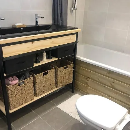 Casa de Férias Rez De Dans Maison Ancienne Climatisee Avec Jardin Privatif Cannes