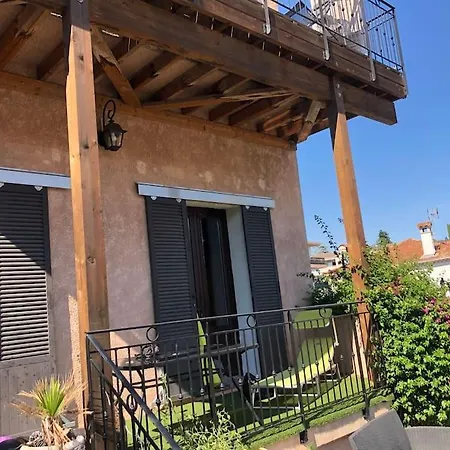Rez De Dans Maison Ancienne Climatisee Avec Jardin Privatif *